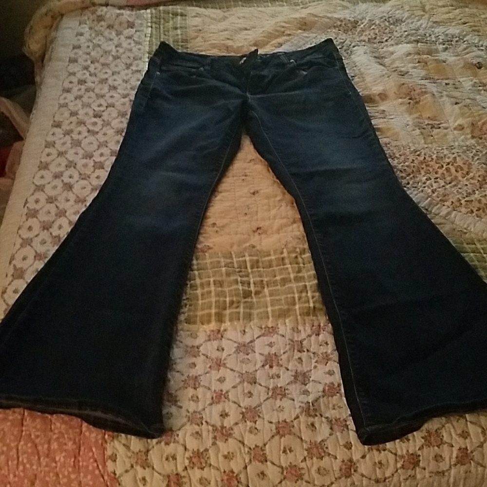 Womans American eagle boho flares size 14 stretch